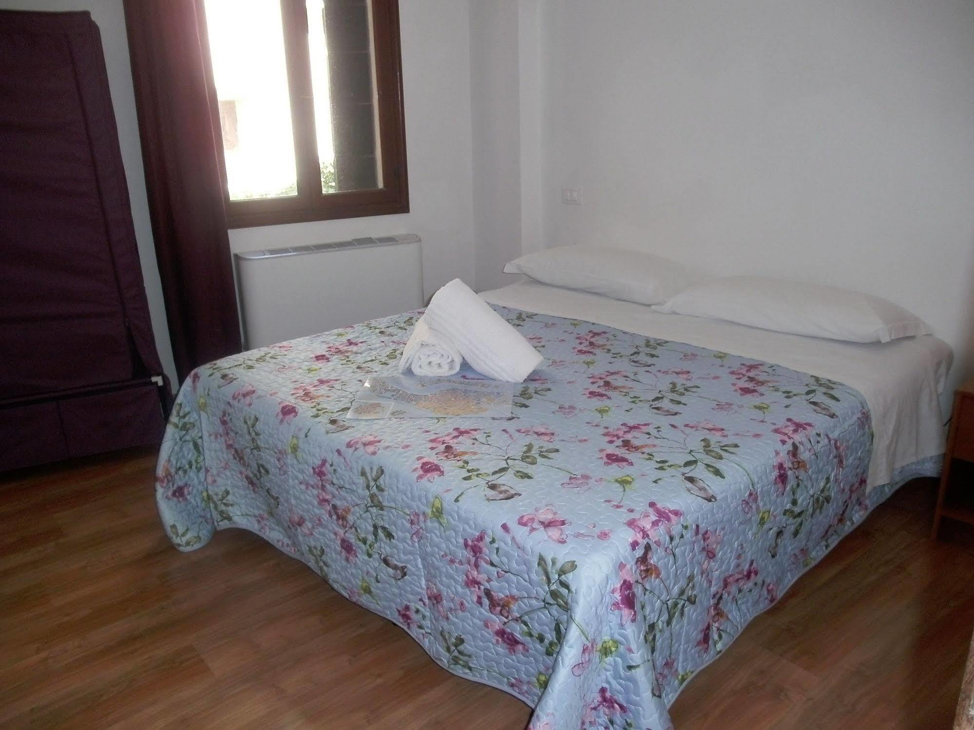Star - Locazione Turistica 2*